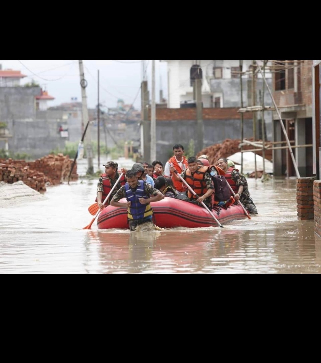 Nepal Flood Disaster Deepens as Death Toll Passes 1,000 and Thousands Remain Missing
