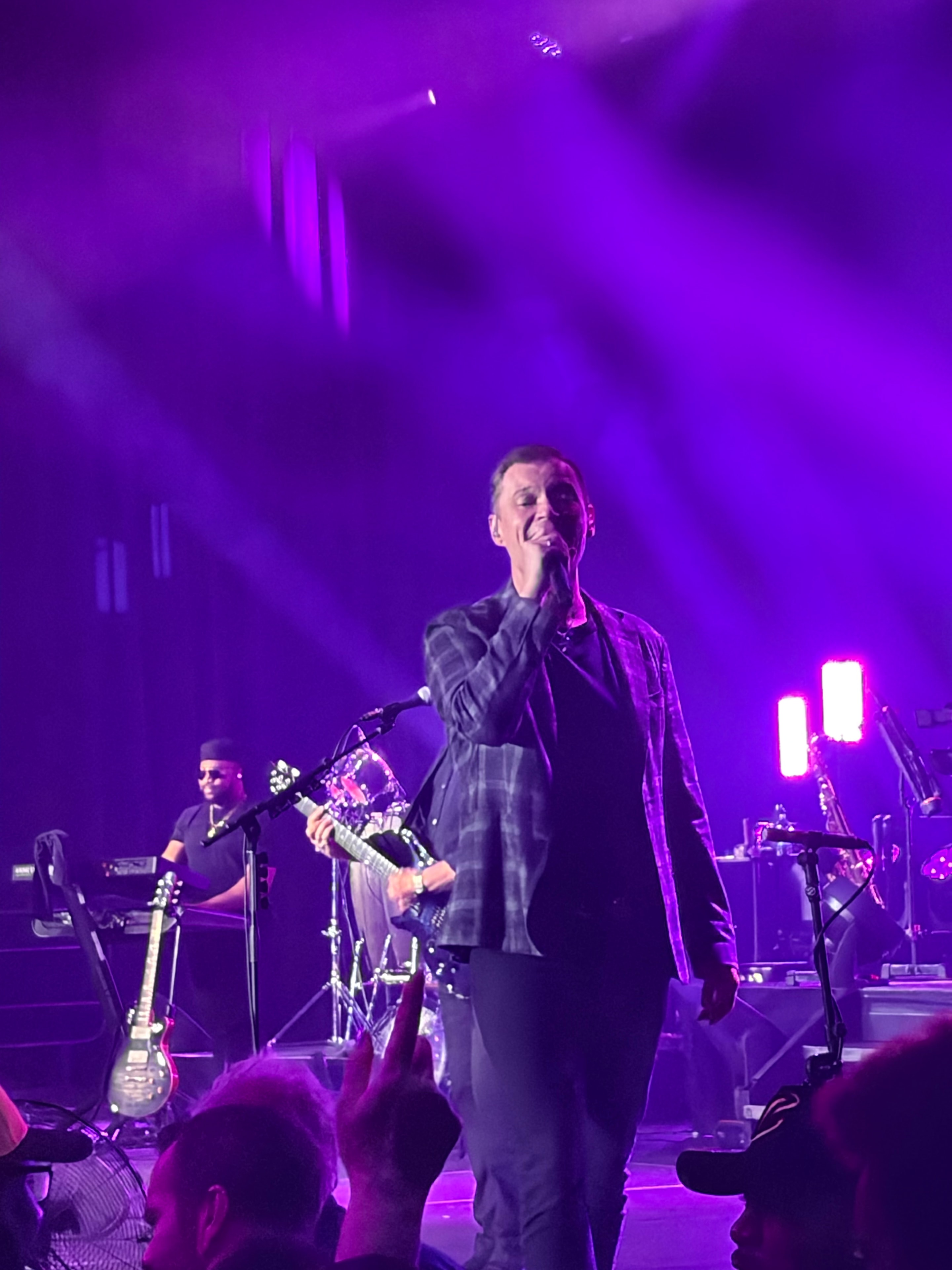The stage lighting added to the atmosphere throughout the show. Photo: Dwight Simpson / CanJam News